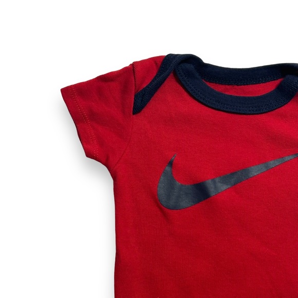 Nike Baby Boys 0-6M Red Bodysuit (Onesie) & Hat Set - Black Logo, Navy Blue Trim - Picture 5 of 10